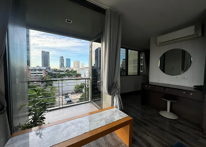 アパート W8 Condo, Luxe 2 Bedroom Private Floor, Hip Area, 5 Mins From Thonglo Bts Station バンコク都